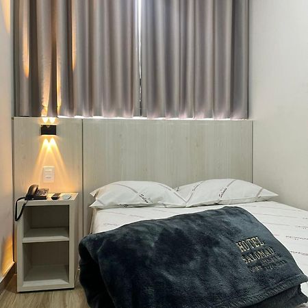 Hotel Salomao - Proximo A 25 De Marco, Bom Retiro, Bras E Rua Santa Efigenia, A 2 Minutos Do Mirante Sampa Sky E Pista De Skate Anhangabau Sao Paulo Bagian luar foto
