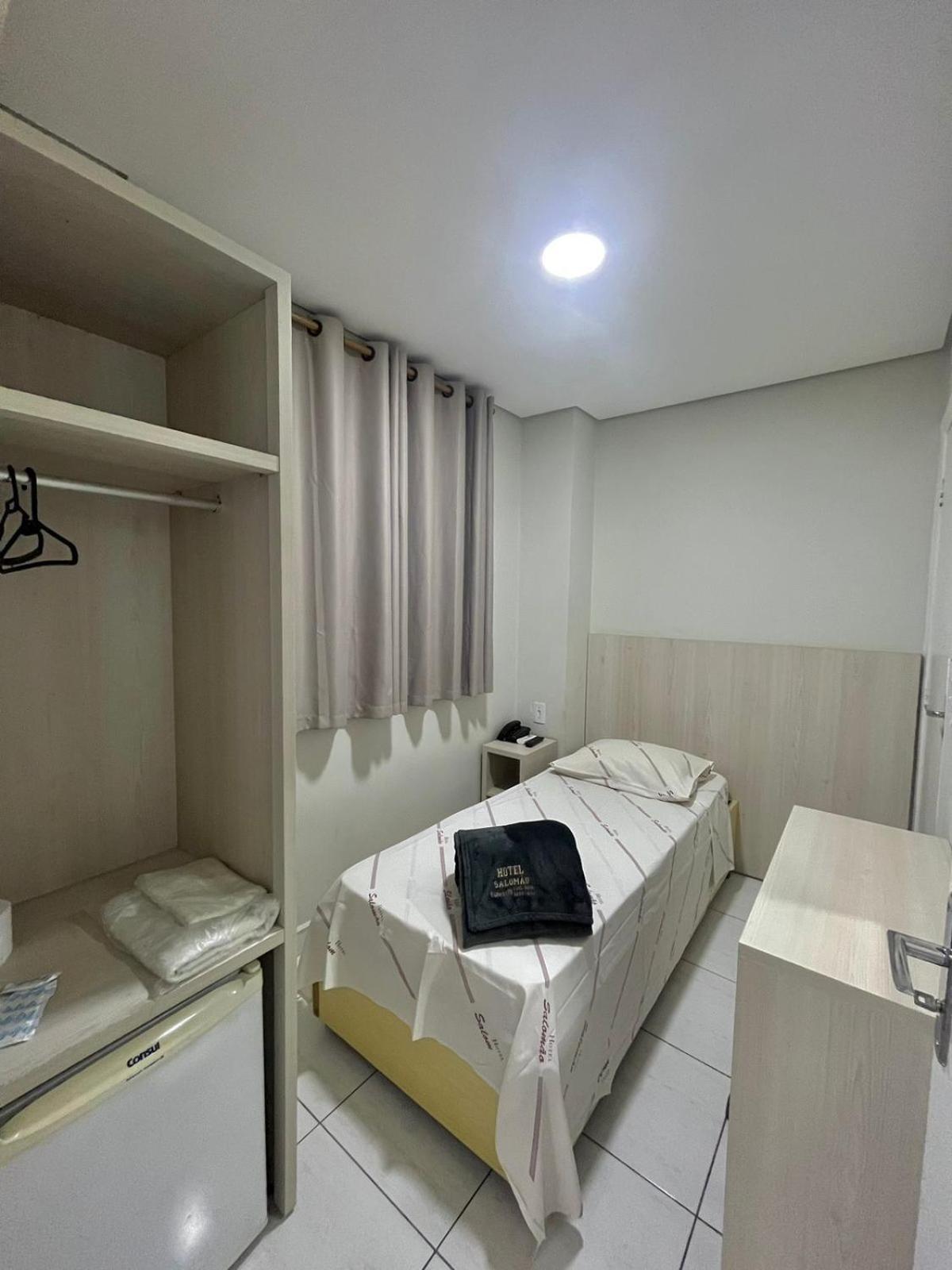 Hotel Salomao - Proximo A 25 De Marco, Bom Retiro, Bras E Rua Santa Efigenia, A 2 Minutos Do Mirante Sampa Sky E Pista De Skate Anhangabau Sao Paulo Bagian luar foto