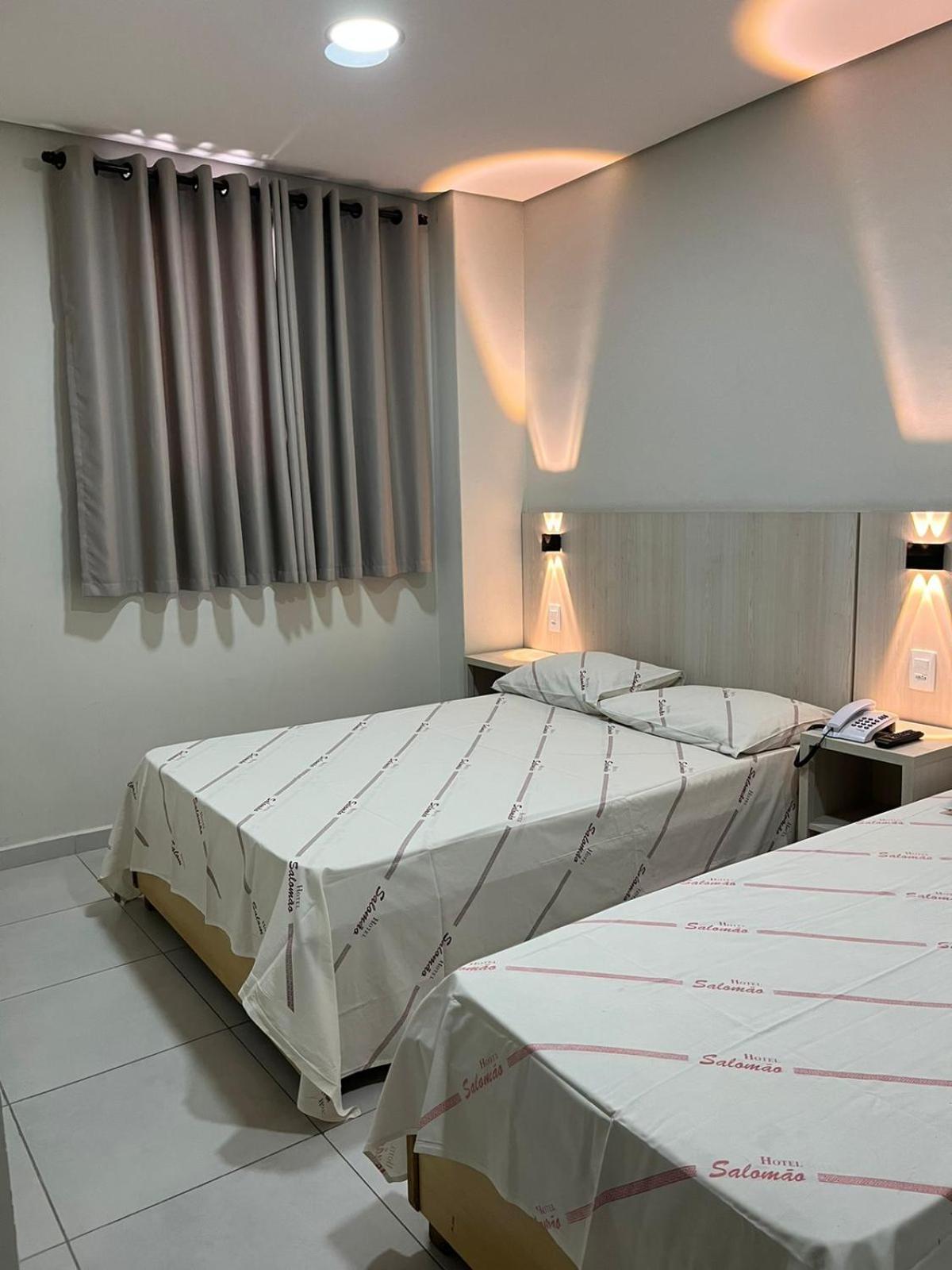 Hotel Salomao - Proximo A 25 De Marco, Bom Retiro, Bras E Rua Santa Efigenia, A 2 Minutos Do Mirante Sampa Sky E Pista De Skate Anhangabau Sao Paulo Bagian luar foto