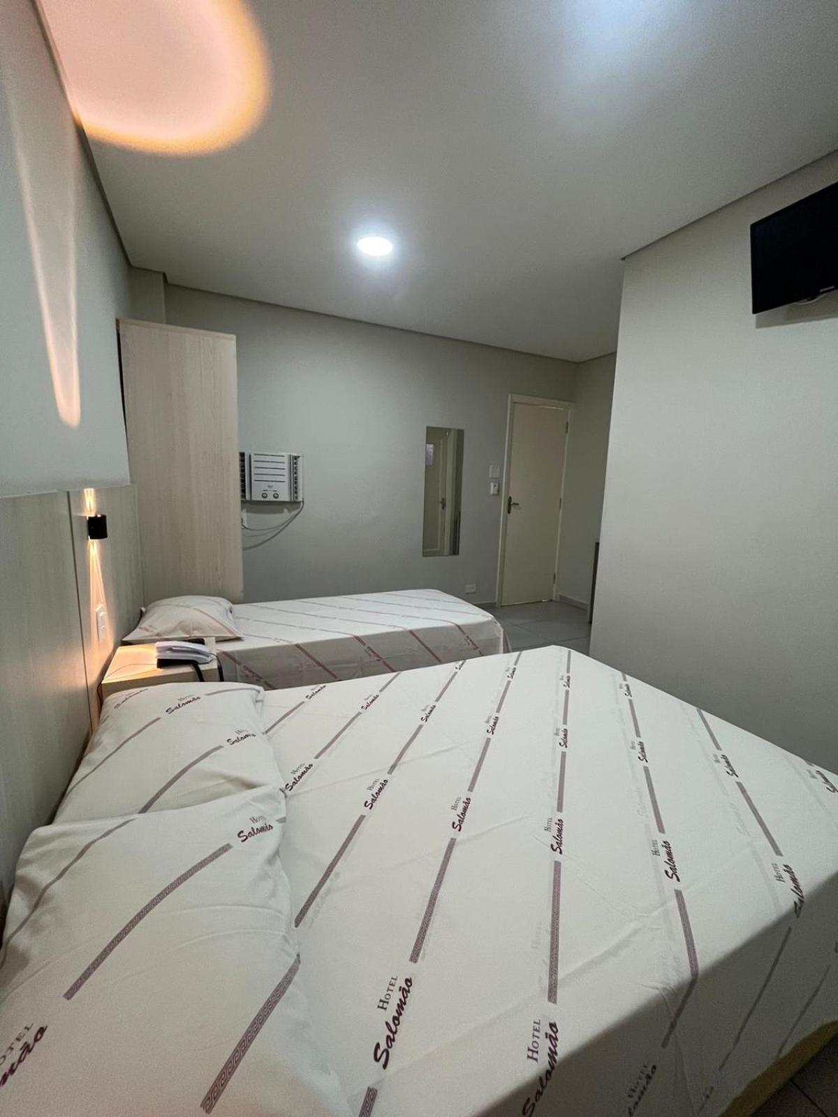 Hotel Salomao - Proximo A 25 De Marco, Bom Retiro, Bras E Rua Santa Efigenia, A 2 Minutos Do Mirante Sampa Sky E Pista De Skate Anhangabau Sao Paulo Bagian luar foto