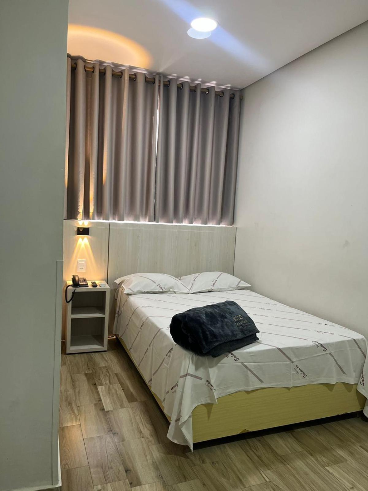 Hotel Salomao - Proximo A 25 De Marco, Bom Retiro, Bras E Rua Santa Efigenia, A 2 Minutos Do Mirante Sampa Sky E Pista De Skate Anhangabau Sao Paulo Bagian luar foto