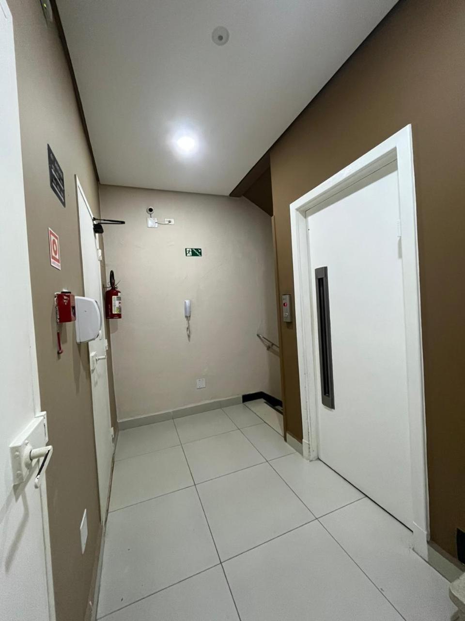 Hotel Salomao - Proximo A 25 De Marco, Bom Retiro, Bras E Rua Santa Efigenia, A 2 Minutos Do Mirante Sampa Sky E Pista De Skate Anhangabau Sao Paulo Bagian luar foto