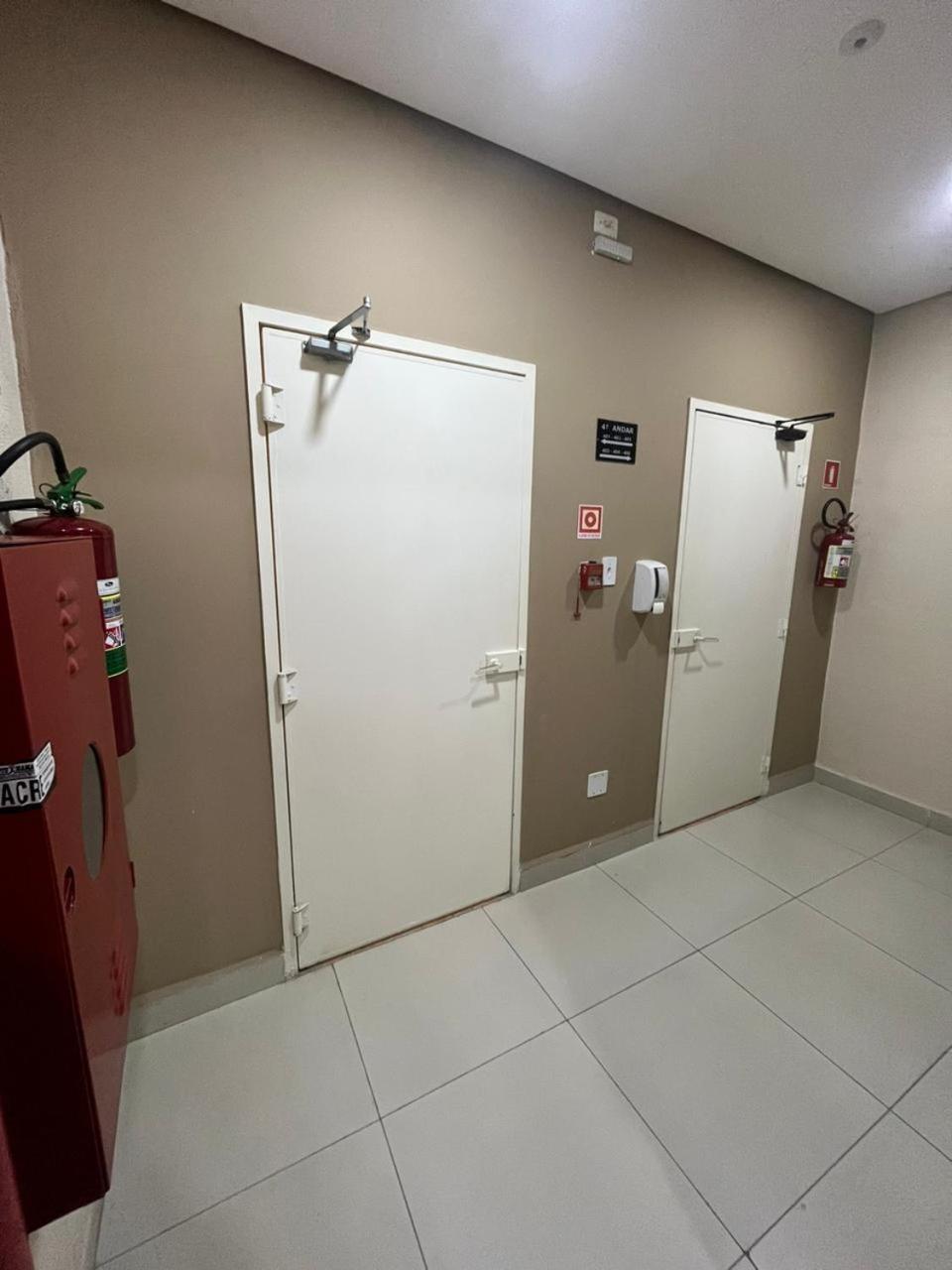Hotel Salomao - Proximo A 25 De Marco, Bom Retiro, Bras E Rua Santa Efigenia, A 2 Minutos Do Mirante Sampa Sky E Pista De Skate Anhangabau Sao Paulo Bagian luar foto