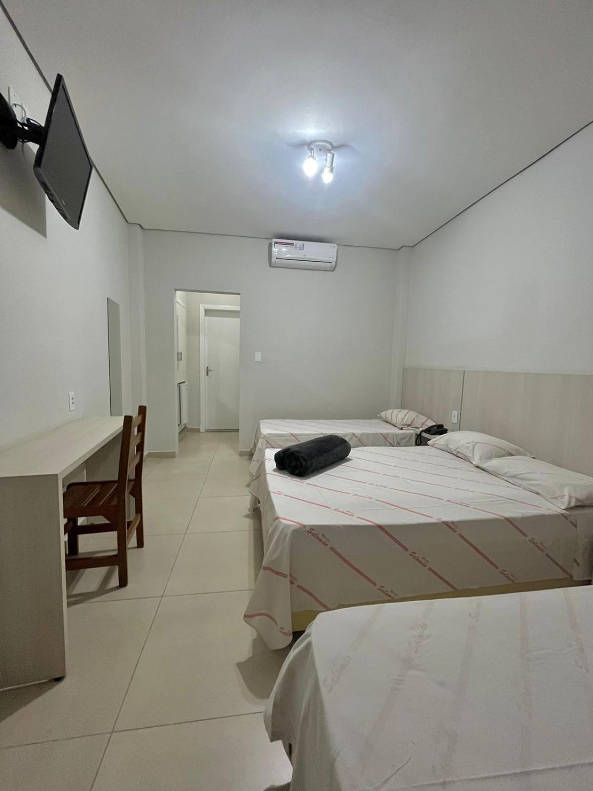 Hotel Salomao - Proximo A 25 De Marco, Bom Retiro, Bras E Rua Santa Efigenia, A 2 Minutos Do Mirante Sampa Sky E Pista De Skate Anhangabau Sao Paulo Bagian luar foto